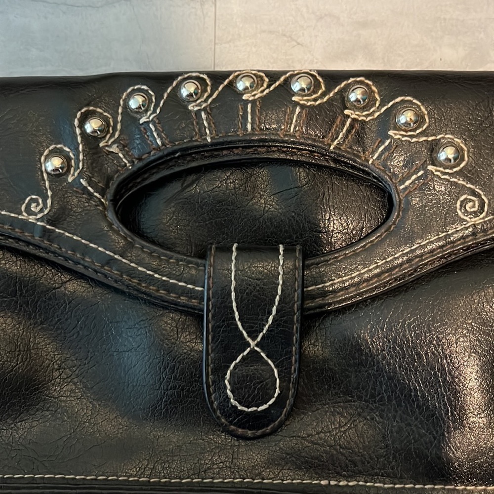 Worthington genuine leather handbag EUC black/ silver accents 11.5”x 6”x 2” - Picture 2 of 10